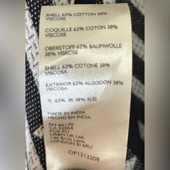 Maeve Monochrome Geometric Long Sleeve Dress - Picture 15 of 16